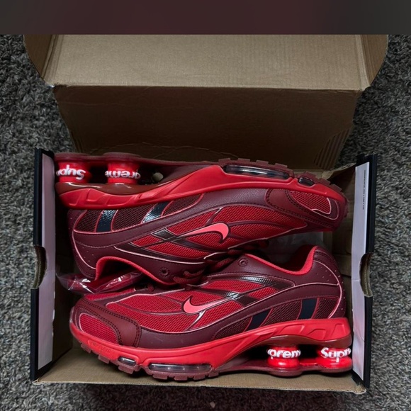 Nike Crimson and Black Athletic Shoes main image 8